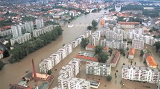 V polovin srpna se Otava v Písku vylila z beh. Nový i Kamenný most jsou na