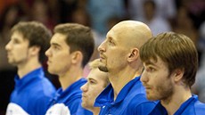 JAK TO ASI DOPADNE? Český reprezentant Luboš Bartoň spolu s týmovými kolegy JAK TO ASI DOPADNE? Český reprezentant Luboš Bartoň spolu s týmovými kolegy