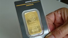 Investiní zlato, jednouncový slitek Argor Heraeus. 