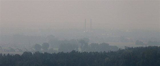 Pardubice zahalil mrak po výbuchu v Synthesii a následném úniku dusíkatých...