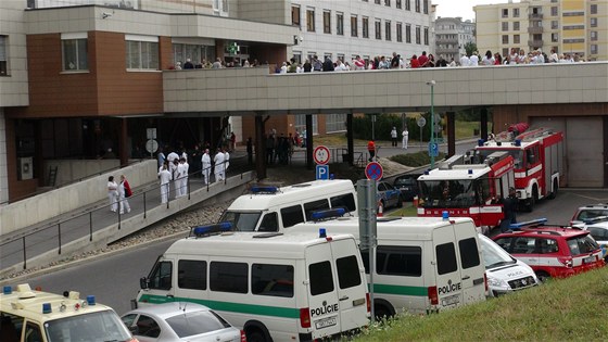 K vyklizenému IKEMU se sjeli kvli nahláené bomb hasii, policisté i pyrotechnici.