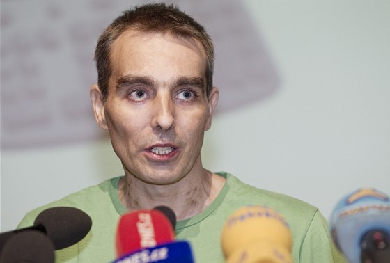 Jakub Halík na tiskové konferenci v srpnu, kdy jej lékai zaadili na poadník k transplantaci srdce.