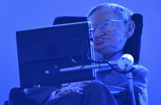 Pamti Stephena Hawkinga práv vychází v etin.