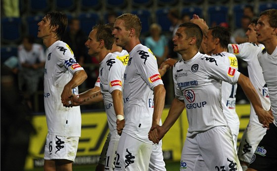 Fotbalisté Slovácka oslavují první vítzství v roníku 2012/2013.