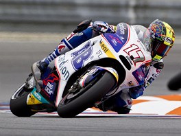 DOMA KONEN USPL. eský motocyklista Karel Abraham dojel v závod MotoGP na...
