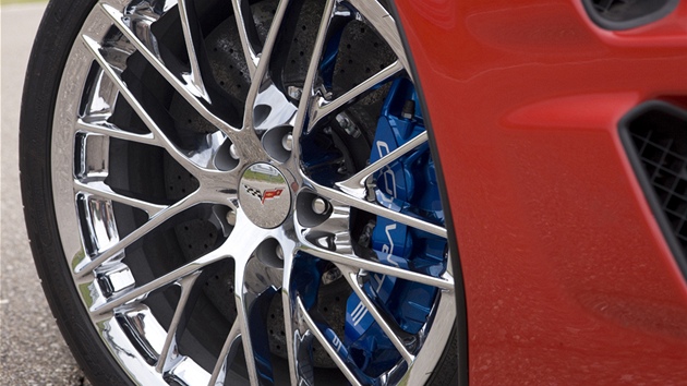 pikov verze Corvette ZR1 m karbon-keramick brzdy.