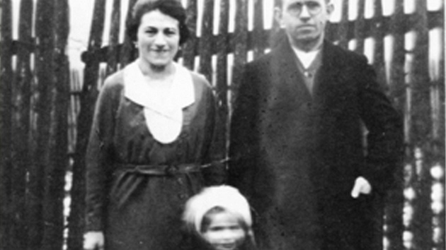 Ruth Westheimerov se svmi rodii, s nimi bydlela do svch deseti let.