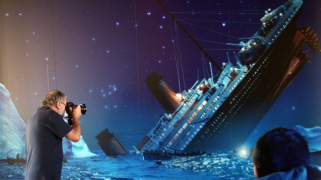 V libereckm iQparku v Centru Babylon oteveli novou atrakci. Nvtvnci v naklonn kajut zaij pocity pasar potpjc se lodi Titanic.