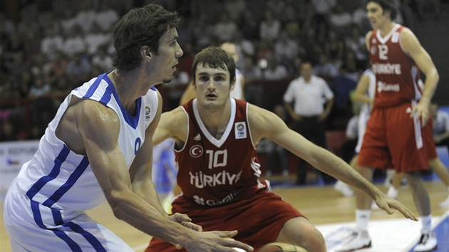 esk basketbalov reprezentant Ji Welsch v kvalifkanm utkn proti Turecku.