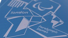 PŘEVLÉKÁNÍ. Londýn se z olympijského hávu převlékl do paralympijského. PŘEVLÉKÁNÍ. Londýn se z olympijského hávu převlékl do paralympijského.