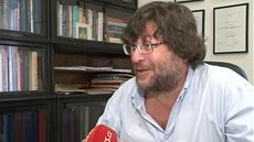 "Experimentátor ukazuje podnty, akty mu, en, dtí i sexuálních aktivit, a