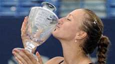 DALÍ TROFEJ. Petra Kvitová vyhrála turnaj v New Havenu.