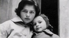Emília Vááryová a její sestra Magda na archivním snímku hereky