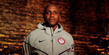 Bývalý americký atlet a devítinásobný olympijský ampion Carl Lewis