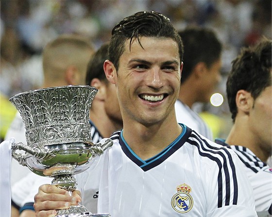 MADRIDSKÁ RADOST. Cristiano Ronaldo z Realu Madrid se raduje ze zisku