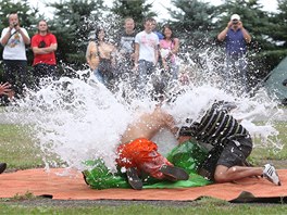 Motowims v Tebíi není jen o motorkách, ale i rzných adrenalinových soutích.