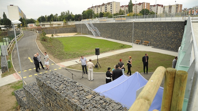 V steck tvrti Severn Terasa je nov oteven sportovn arel.