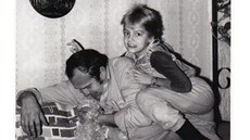Dara Rolins se svým otcem (1982)