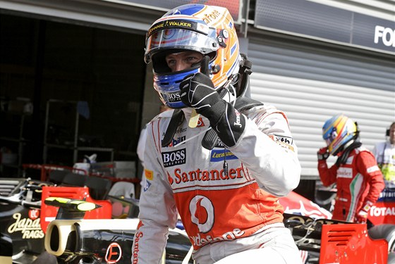 VÍTZ KVALIFIKACE. Jenson Button odstartuje do Velké ceny Belgie z pole