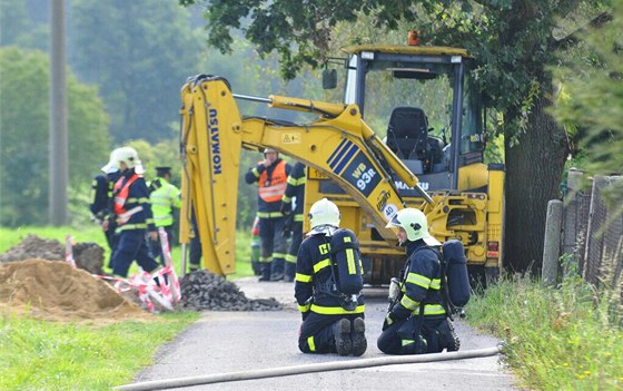 K pekopnutému potrubí vyjídla v pondlí plynaská pohotovost v Dín i