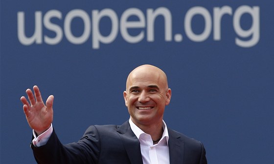 TENISOVÁ LEGENDA. Andre Agassi patí sám k nejlepím tenistm minulosti. Vyhrál osm grandslam, strávil 101 týdn v ele ebíku ATP.