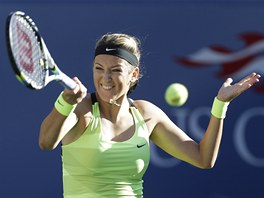 ZKUSÍM TO SILOU. Viktoria Azarenková ve finálovém souboji US Open proti Seren...