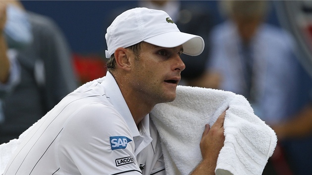 Americk tenista Andy Roddick prv dohrl posledn utkn sv kariry. Prohrl v osmifinle US Open.