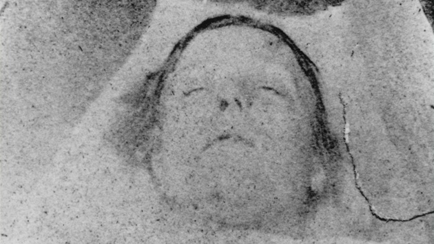 Mary Ann Nichollsov padla Jacku Rozparovai za ob na Bucks Row poslednho srpnovho dne roku 1888.