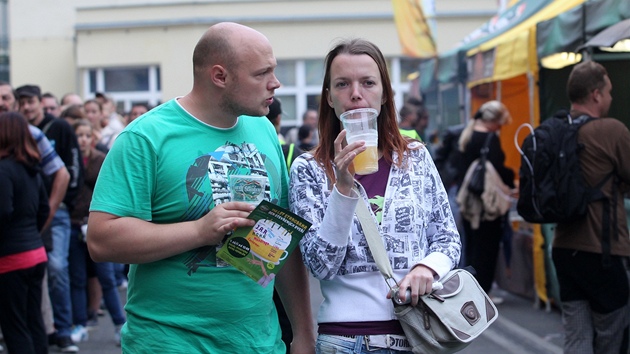 Fronty na pivo byly letos vrazn men, Starobrno toti zvilo poet vepnch stnk.