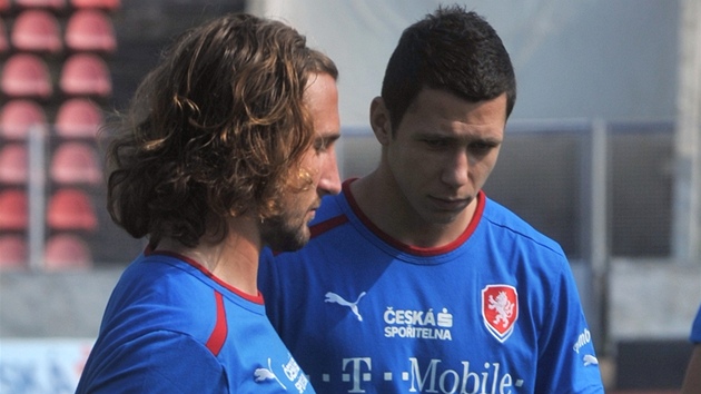 Petr Jirek (vlevo) a Marek Such na trninku reprezentace ped kvalifikac s Dnskem.
