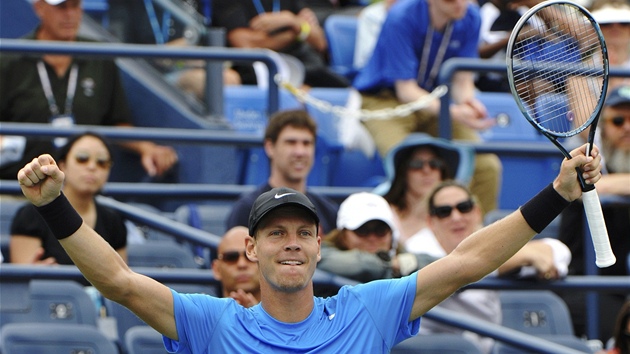 POSTUPOV RADOST. esk tenista Tom Berdych se raduje z premirovho postupu do tvrtfinle US Open.