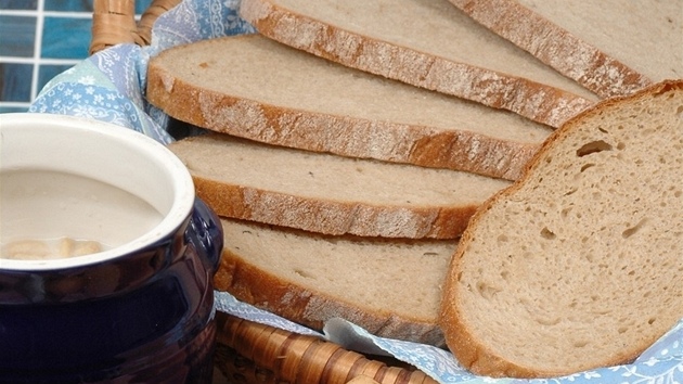 Chleba se sdlem a cibul: Nepjemn kombinace, zejmna zsluhou cibule, kter byste se mli na pracoviti vyhnout.