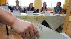 Referendum, v kterém obyvatelé města Toužim hlasovali o tom, jestli má radnice Referendum, v kterém obyvatelé města Toužim hlasovali o tom, jestli má radnice