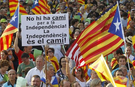 V Barcelon vyly do ulic dva miliony lid. Doadovali se nezvislosti...