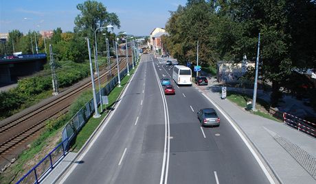Rekonstruovaná Poráková ulice spojuje novou tvr Karolina s centrem Ostravy.