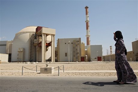 Zpráva se objevila v souvislosti s rozhovory o íránském jaderném programu. Na snímku ást jaderné elektrárny Búehr.