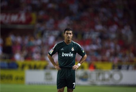 ZKLAMÁNÍ. Cristiano Ronaldo z Realu Madrid je po dalí poráce zklamaný.