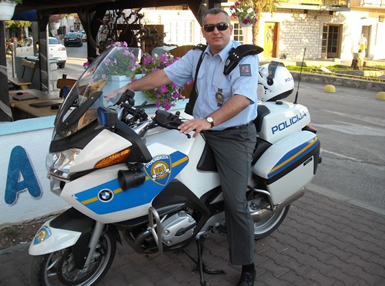 Hodonínský policista Aleksandar Kljuni slouil celý srpen v chorvatském