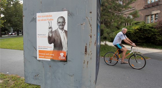 Plakáty s Markem Semerádem se v Kolín objevily na kontejnerech i telefonních