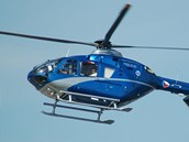 Policejní vrtulník EC-135 využívaný pro leteckou záchrannou službu pro Prahu a