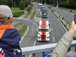 Podívanou na silné a velké stroje si v sobotu uívali nejen dosplí. Souástí...