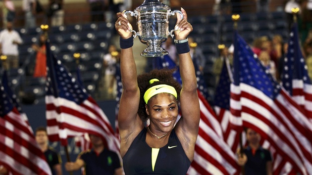 AMERICK KRLOVNA. Serena Williamsov potvrt v karie ovldla US Open.