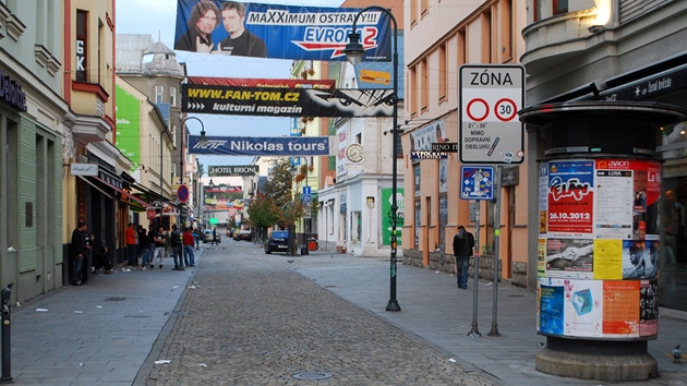 Vstup do Stodoln ulice v Ostrav ped sedmou hodinou rno, dvanct hodin po vyhlen sten prohibice. (15. z 2012)