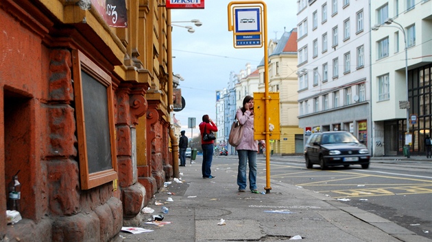 Co se te nepodku, tak se na zastvce Stodoln v Ndran ulici prakticky nic nezmnilo. (15. z 2012)