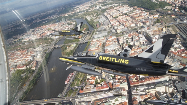 Breitling sthaky nad Prahou. Albatros L-39