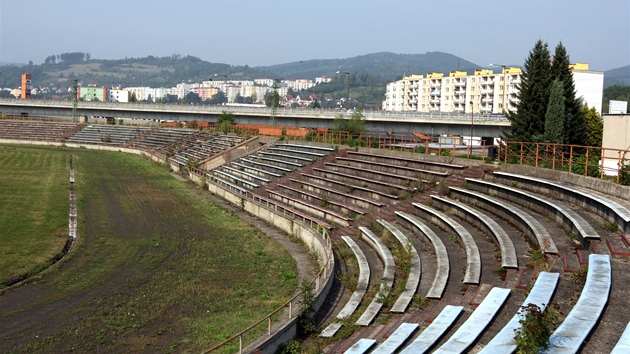 Stadion na Ohrad nahrad modern sportovit