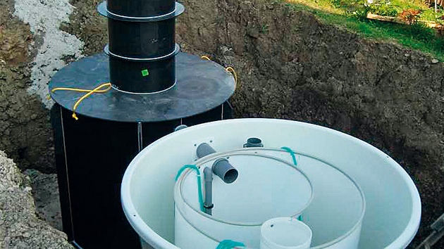 Instalace domovn istrny odpadnch vod Euroclar a retenn ndre na peitnou vodu. 