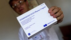 Norský toxikolog Knut Erik Hovda do Česka přivezl 150 dávek šetrného léku Norský toxikolog Knut Erik Hovda do Česka přivezl 150 dávek šetrného léku