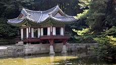 Pavilony v zahrad u paláce changdokkung jsou vystavny v symbióze s okolím -...
