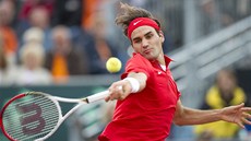 SOUSTEDNÍ NA ÚDER. výcarský tenista Roger Federer v Davis Cupu proti